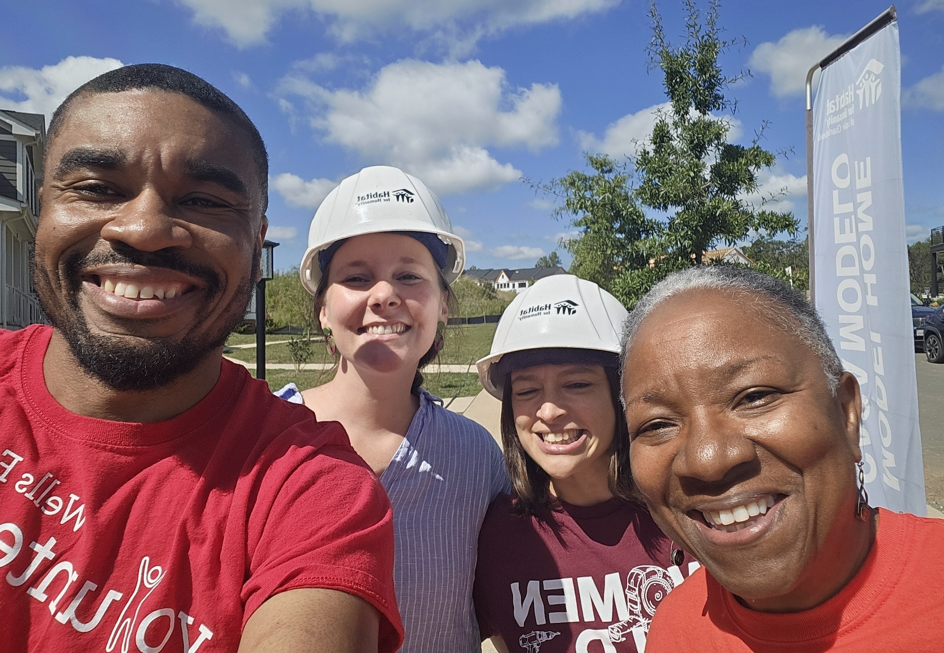 Wells Fargo volunteers with Habitat for Humanity for building day